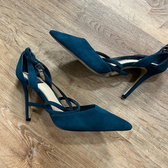 White House Black Market Pumps - Picture 8 of 11